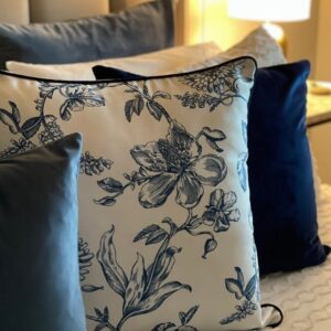 Flores Pillow Cover